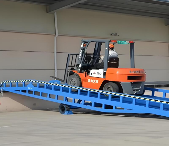 台州移动式卸货平台（叉车用）